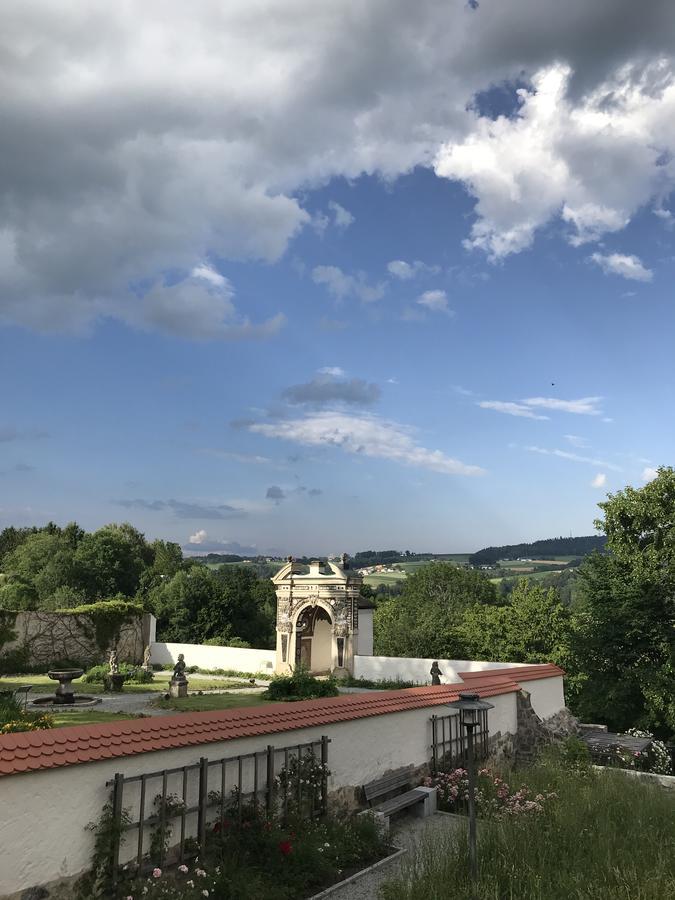 Gaestehaus Maelzerei Auf Schloss Neuburg Am Inn Екстериор снимка